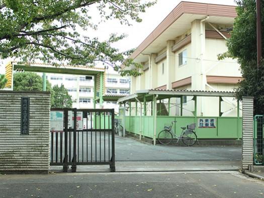 Primary school. 810m until Ichikawa City Kanno Elementary School