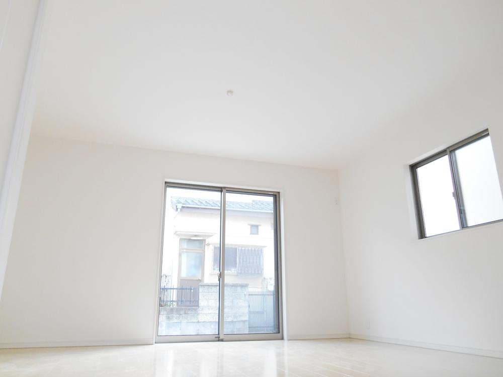 Living. 17.75 Pledge of spacious living