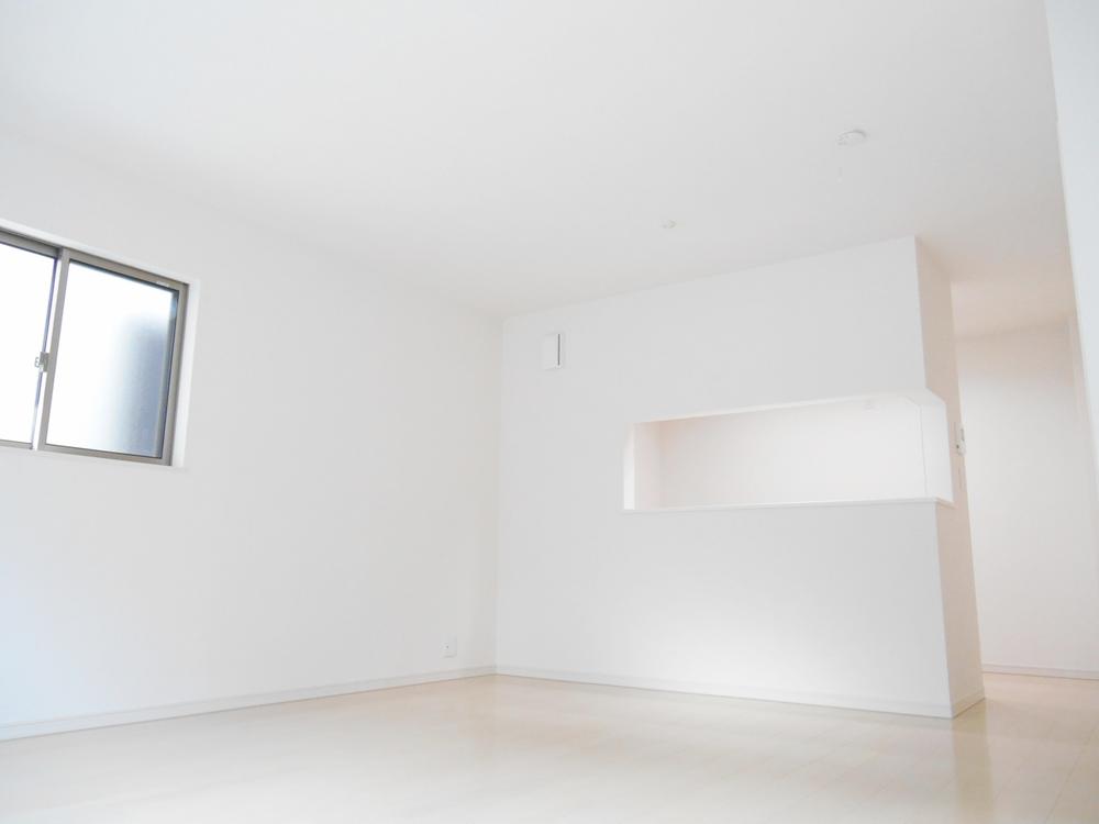 Living. There will be a bright living room of southwestward