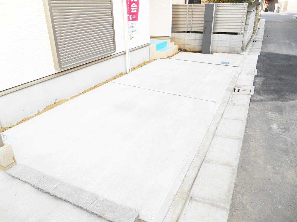 Parking lot. Local (12 May 2013) Shooting