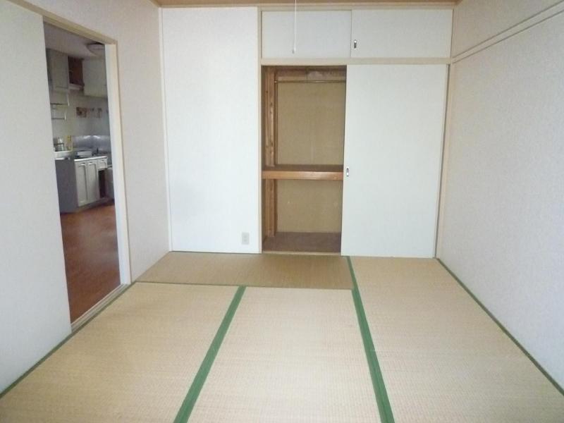 Living and room. Japanese-style room is calm after all