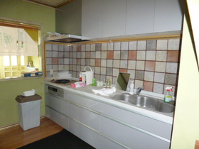 Kitchen. Housing wealth widely and easy to use kitchen