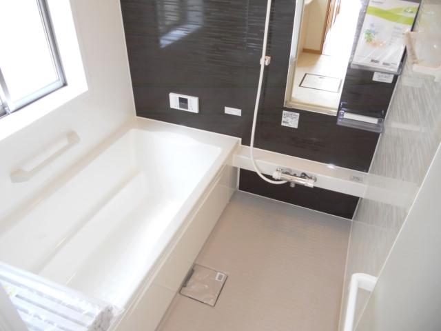 Same specifications photo (bathroom)