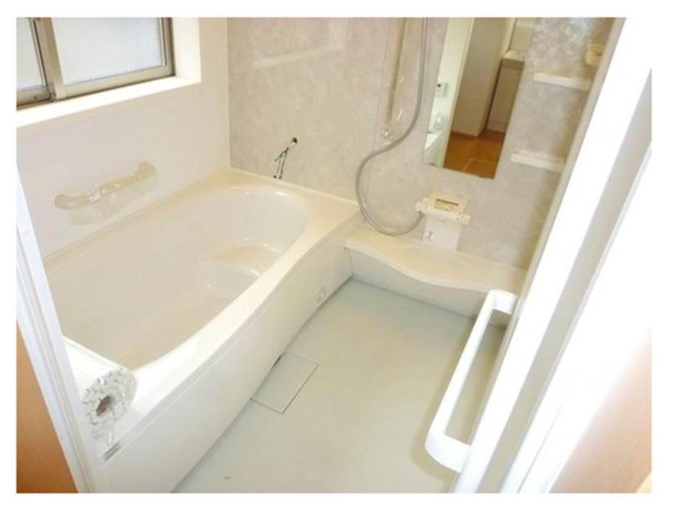 Bathroom. Indoor (10 May 2013) Shooting