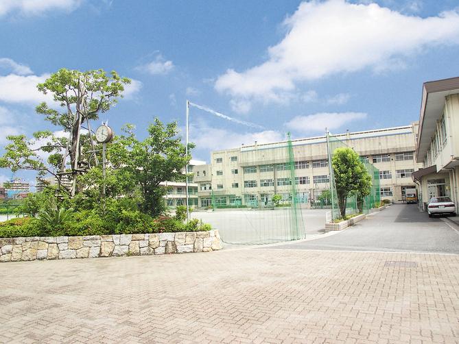 Primary school. 1041m until Ichikawa Municipal Onidaka Elementary School
