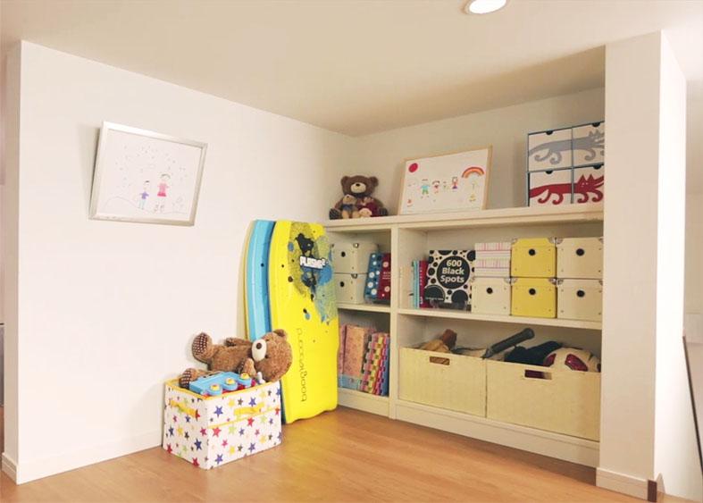 Other Equipment. Since the fixing of with stairs, Happy and out of the large luggage! Also in the two-story, Comfortable to use in the like, such as a three-storey, Freely how to use, such as a children's play area and theater room! Us to enrich the mind and lifestyle of the family.