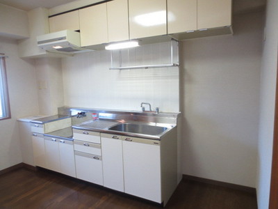 Kitchen. Is on the side of the two-burner gas stove installation-friendly kitchen is useful to have windows ventilation