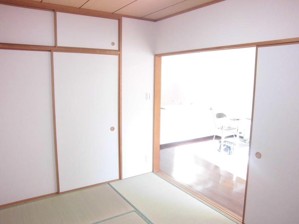 Non-living room. Is a Japanese-style room