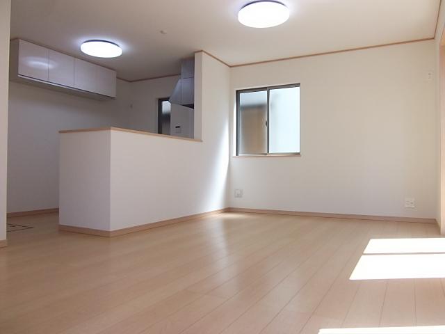 Same specifications photos (living). (1 Building) same specification