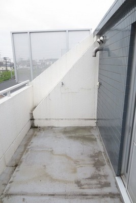 Washroom. Laundry Area is located on the spacious roof balcony.