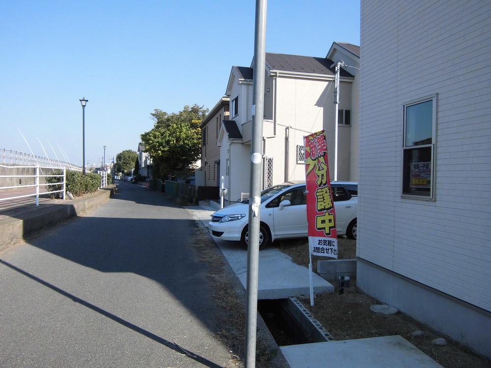 Local photos, including front road. It is a front road