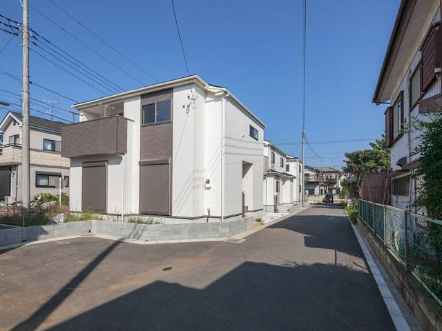 Local appearance photo. Building 3
