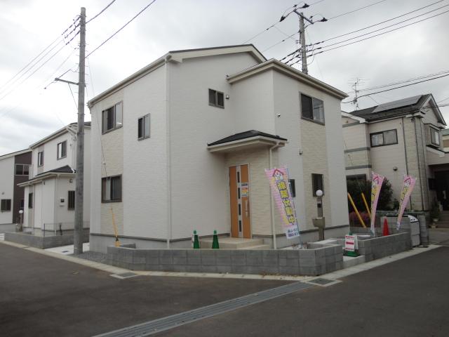 Local photos, including front road. 1 Building