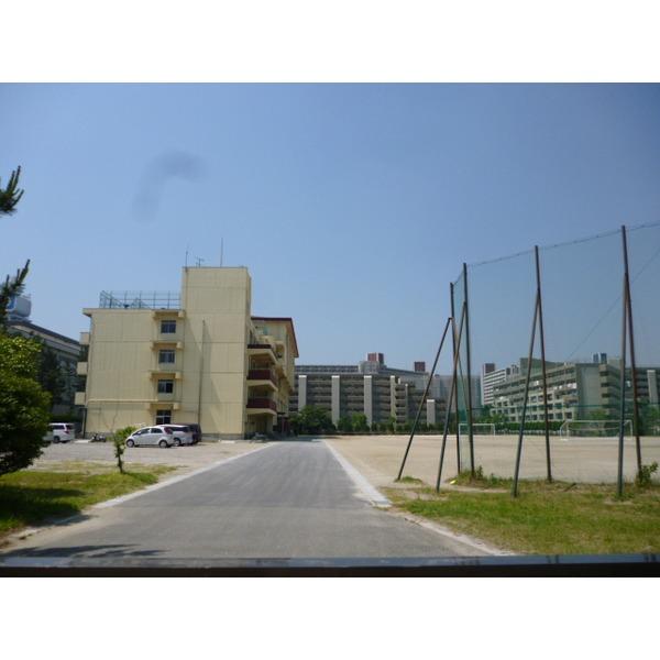 Junior high school. 1366m Shiohama junior high school until Ichikawa Municipal Shiohama junior high school