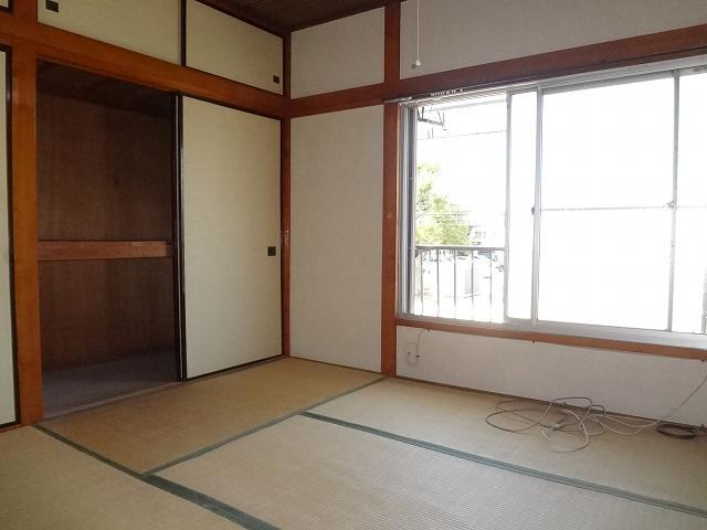 Living and room. Tatami will be replaced after the contract