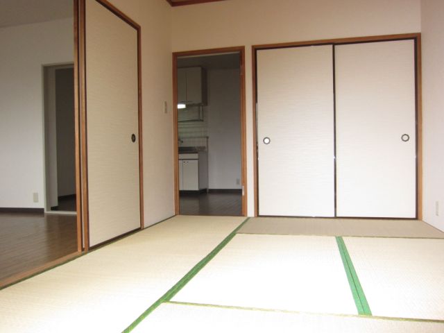 Living and room. Japanese-style room I will calm