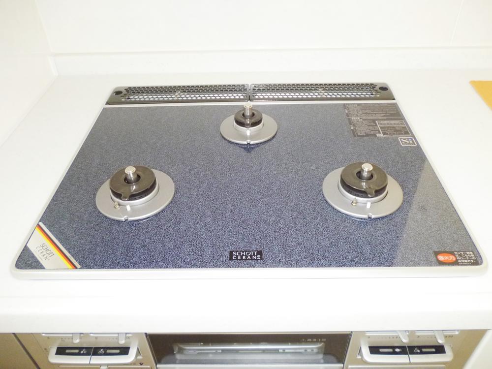 Other Equipment. (Photo 10 Building, December 2013) Shooting Glass top gas table and remove the "Gotoku", It is wiped clean, such as oil, You can by far simple and clean. (Building 2 10 Building both, It is the same specification)