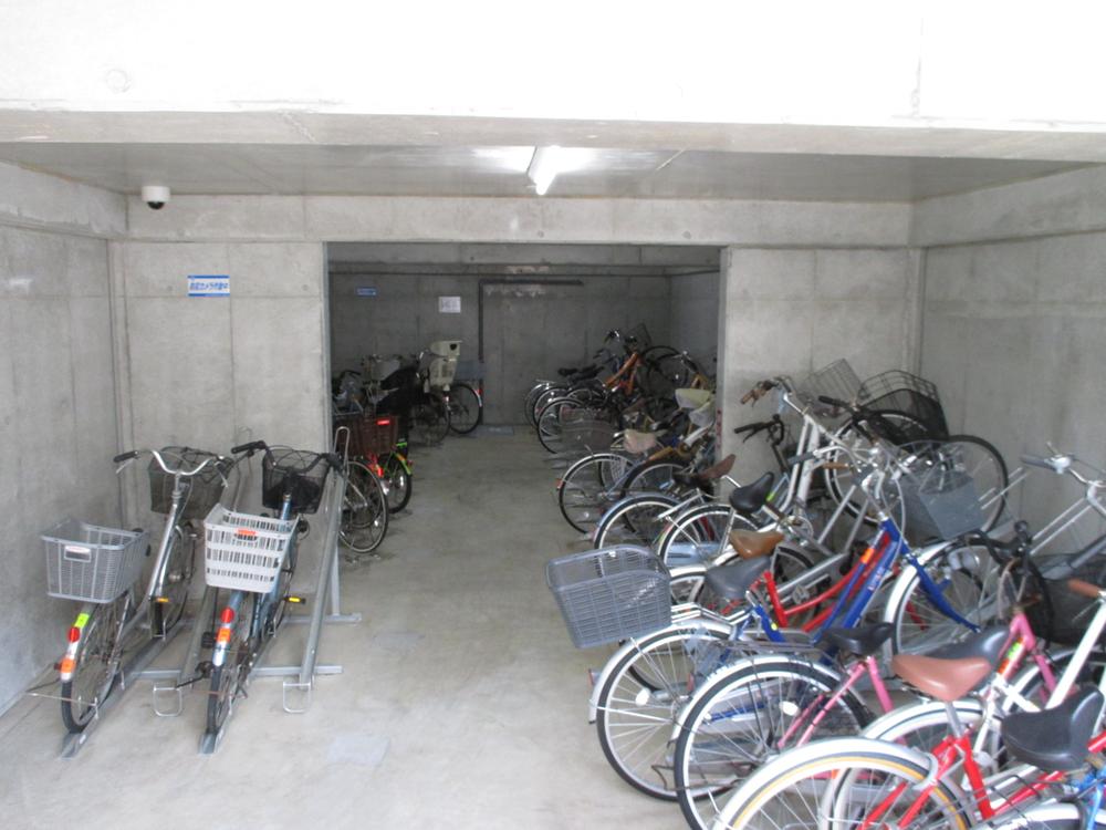Parking lot. Bicycle (2013 June shooting)
