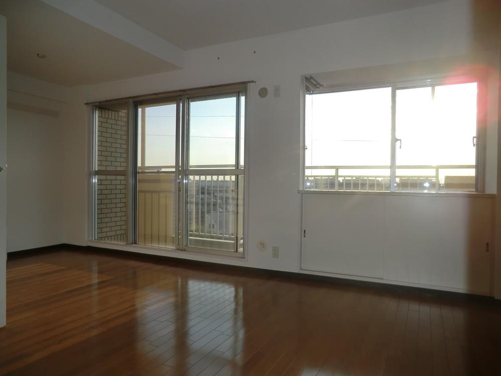 Living. The living and per well the day (September 2013) Shooting