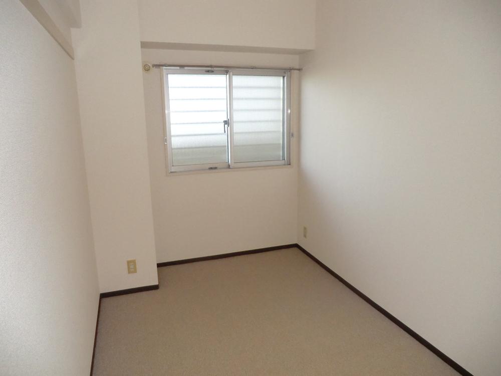 Non-living room. The northeast side of the Western-style (September 2013) Shooting