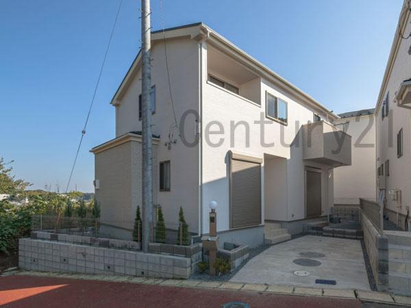 Local appearance photo. 1 Building