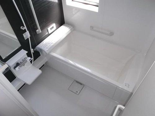 Bathroom. Indoor (10 May 2013) Shooting