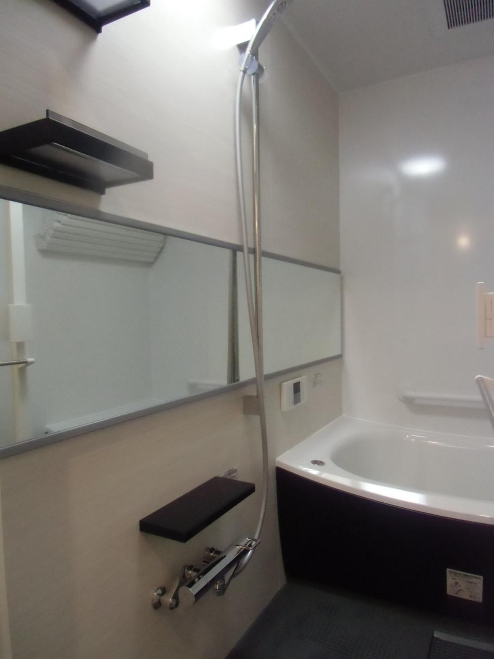 Bathroom. Indoor (09 May 2013) Shooting