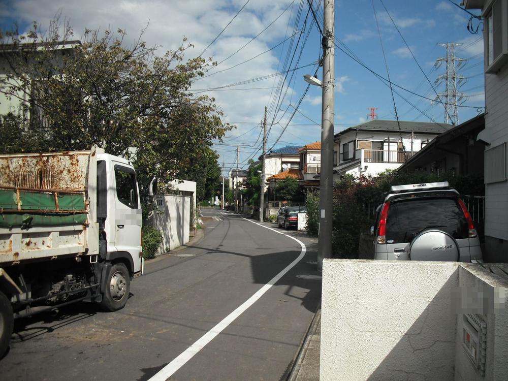 Local photos, including front road. It is a front road