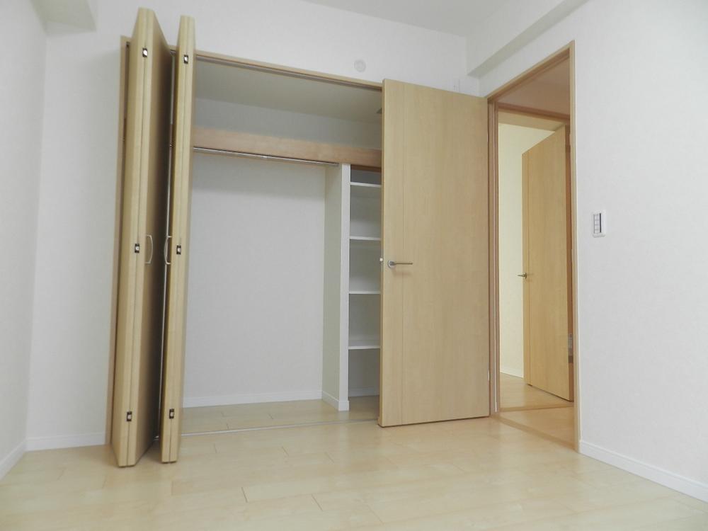 Non-living room. Indoor (11 May 2013) Shooting