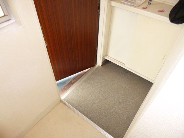 Entrance. Cupboard