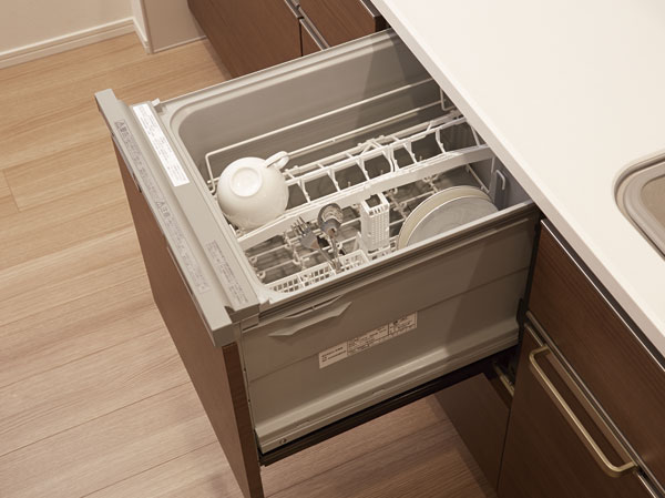 Kitchen.  [Dishwasher] The operating unit is inside the top surface, Easy to top surface operation type of use in a comfortable position while standing.