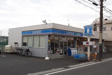 Convenience store. 500m to Lawson