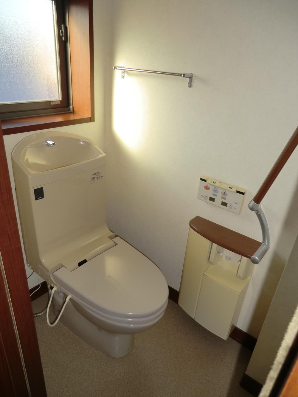 Toilet. The third floor of the toilet (September 2013) Shooting