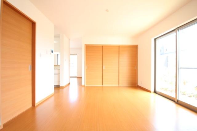 Same specifications photos (living). Our construction cases