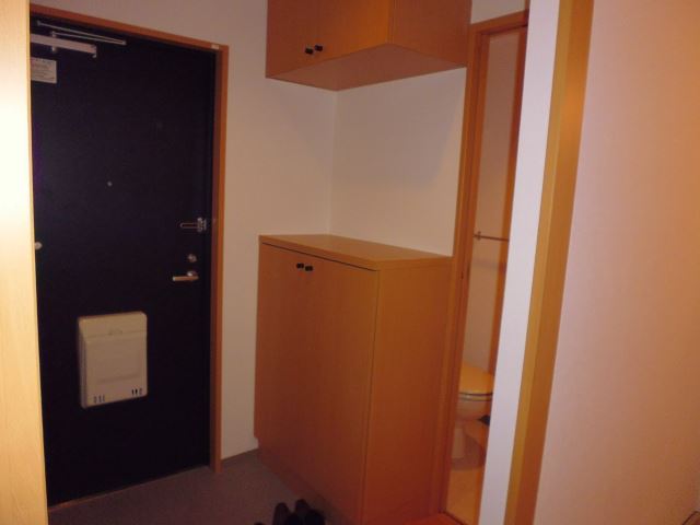 Entrance. Cupboard