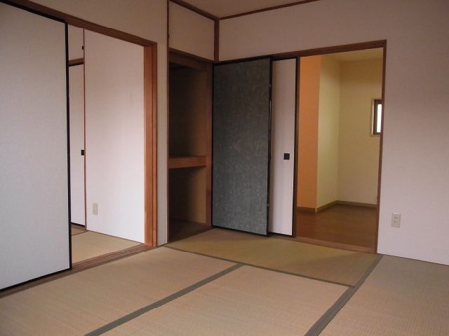 Living and room. Tatami is cool in summer and warm in winter