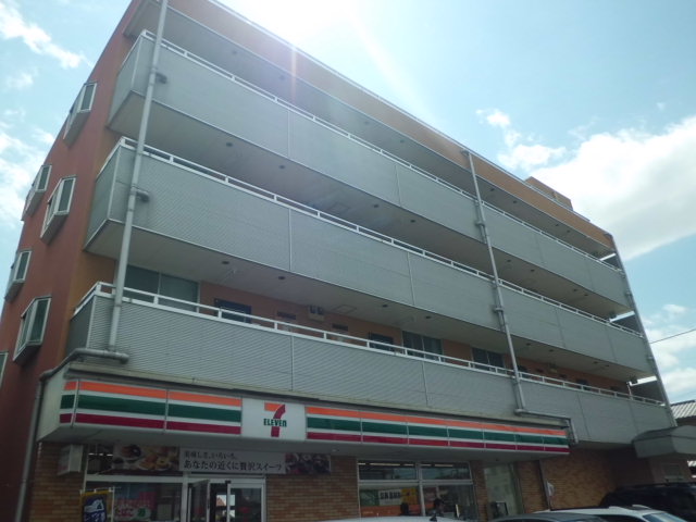 Convenience store. Seven-Eleven Ichikawa Hirata 1-chome to (convenience store) 271m