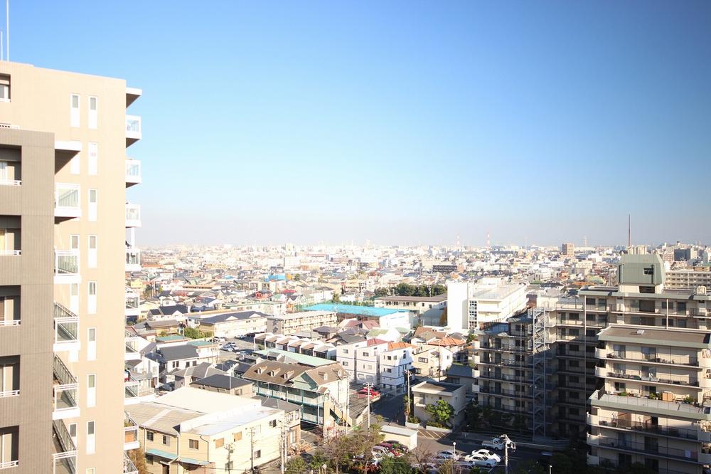 View photos from the dwelling unit. Vista Why or from the balcony?