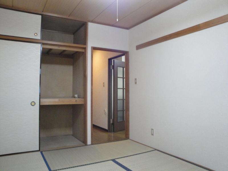 Other room space. Since there are also housed in the better of the Japanese-style room, You can use it futon. 