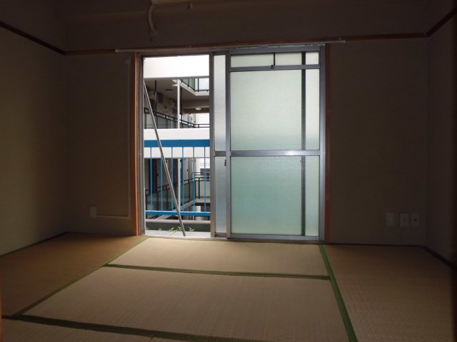Living and room