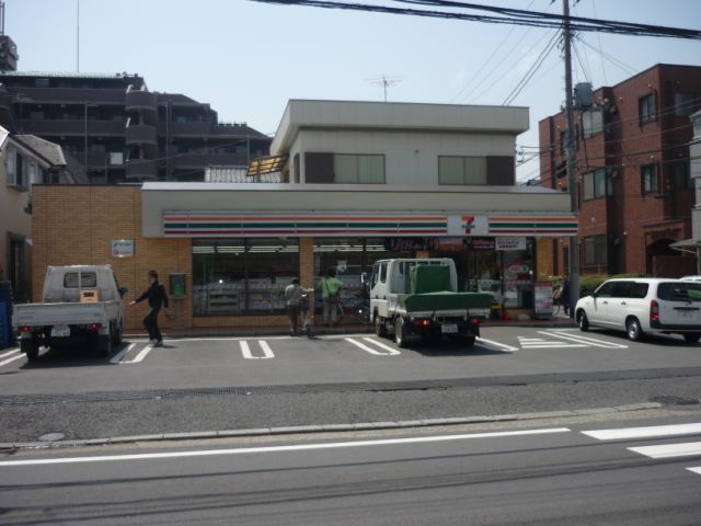 Convenience store. 190m to Seven-Eleven (convenience store)