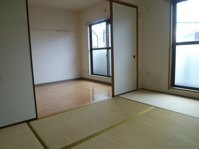 Living and room. Japanese-style room, Western style room