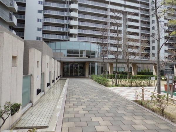 Other common areas. Entrance