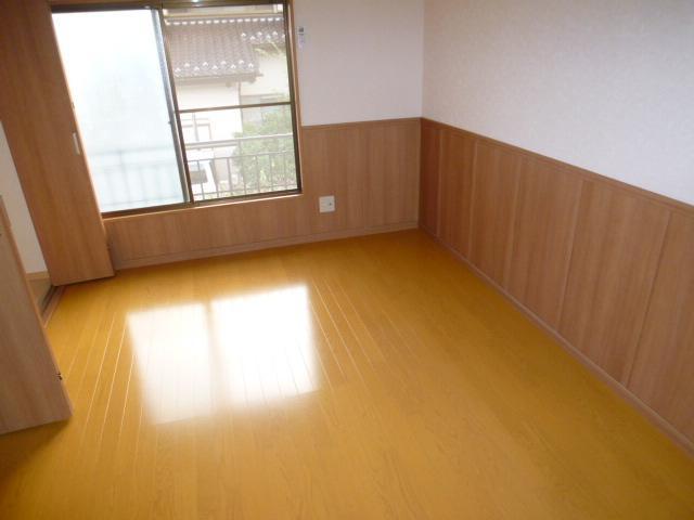 Living and room. There is storage of spread