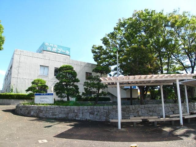 Streets around. 930m until Ichikawa citizen pool