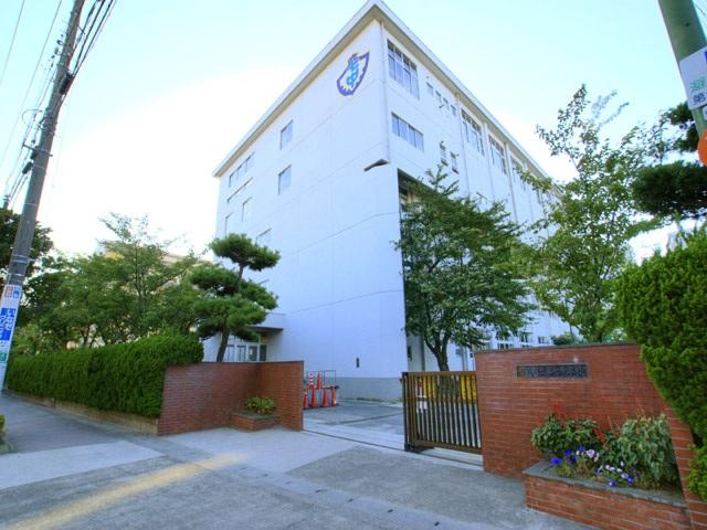 Junior high school. Ichikawa Tatsudai 220m Up to seven junior high school