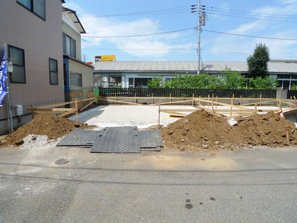 Local appearance photo. 1 Building