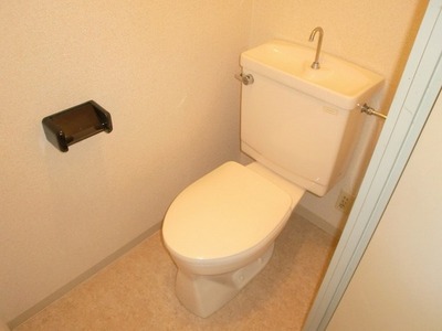 Toilet. Of course bathroom ・ Toilet is another. 