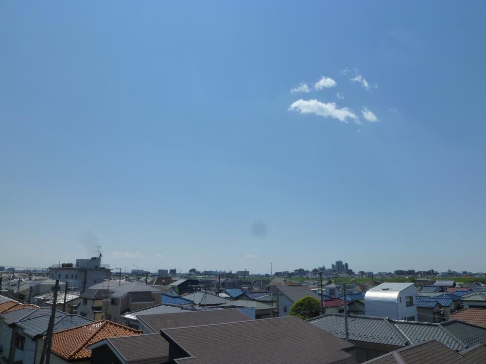 View photos from the dwelling unit. View from local (April 2013) Shooting