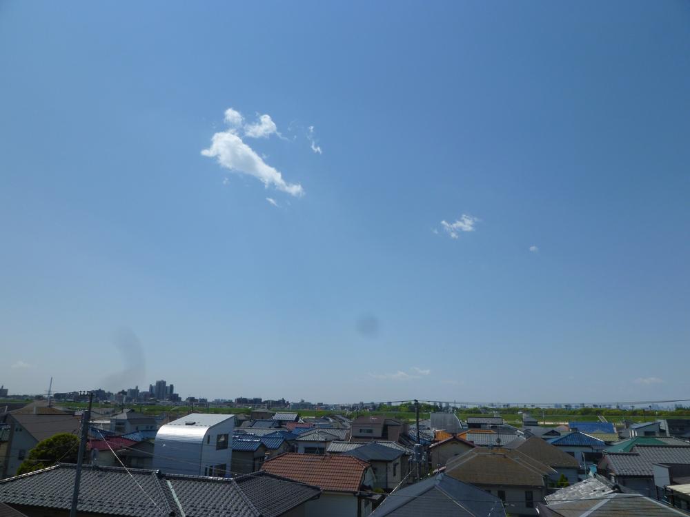 View photos from the dwelling unit. View from local (April 2013) Shooting